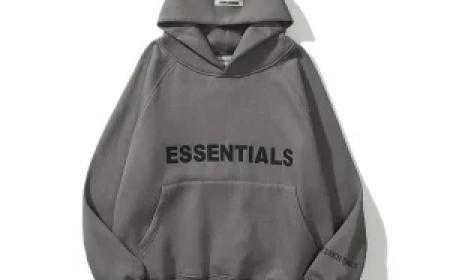 The Perfect Fit: Exploring the Essentials Hoodie