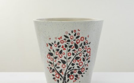 How to Choose the Perfect Big Plant Pots Online for Your Indoor Jungle