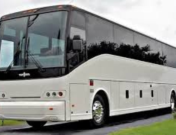 5 Tips For Selecting The Right Charter Bus Rental
